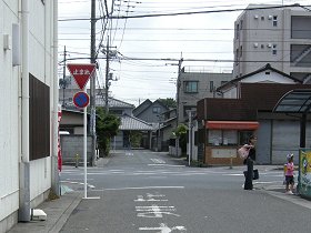 駅前裏通りの写真