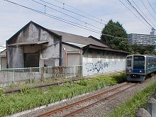 実は6000系は別写真の合成